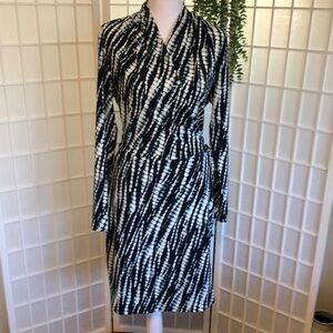 Halston Stunning Long Sleeve Wrap Dress in Size Small. New With Tags.